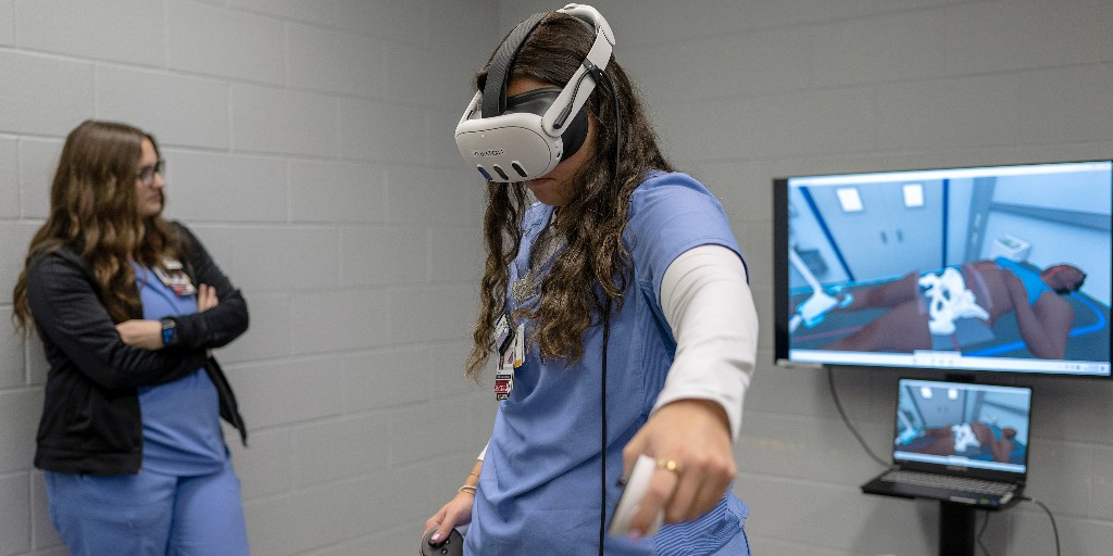osuhrs's tweet photo. We’re taking radiography training to the next level with immersive VR labs that let students practice real-world imaging skills in a safe, hands-on environment. Learn about at new VR Lab at https://t.co/dtJY52L9iP https://t.co/AM75Asdrtz