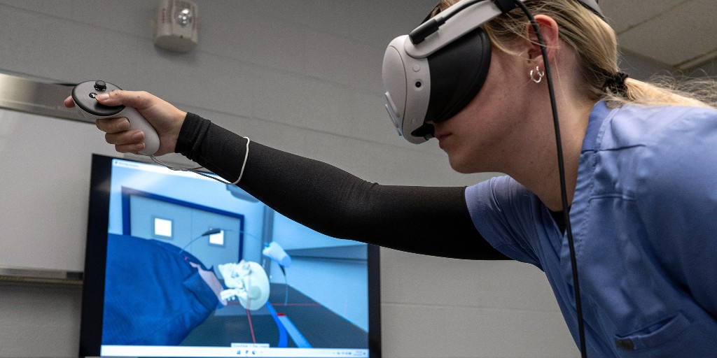 osuhrs's tweet photo. We’re taking radiography training to the next level with immersive VR labs that let students practice real-world imaging skills in a safe, hands-on environment. Learn about at new VR Lab at https://t.co/dtJY52L9iP https://t.co/AM75Asdrtz