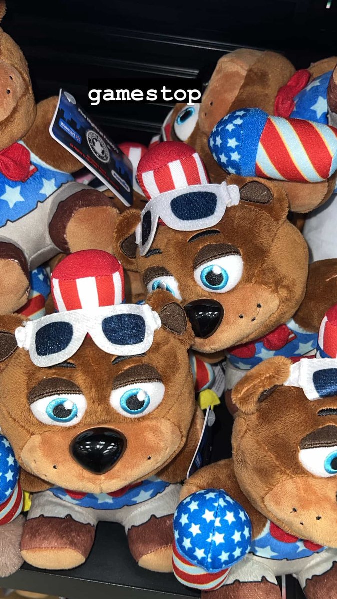 RattyCheeze's tweet photo. breaking news

gamestop has been getting a bunch of random funko merch such as restock of FNaF AR and Firework Freddy. who knows what could come next 🫩🫩🫩

via @/sessgyboii https://t.co/osnZG1gD9v