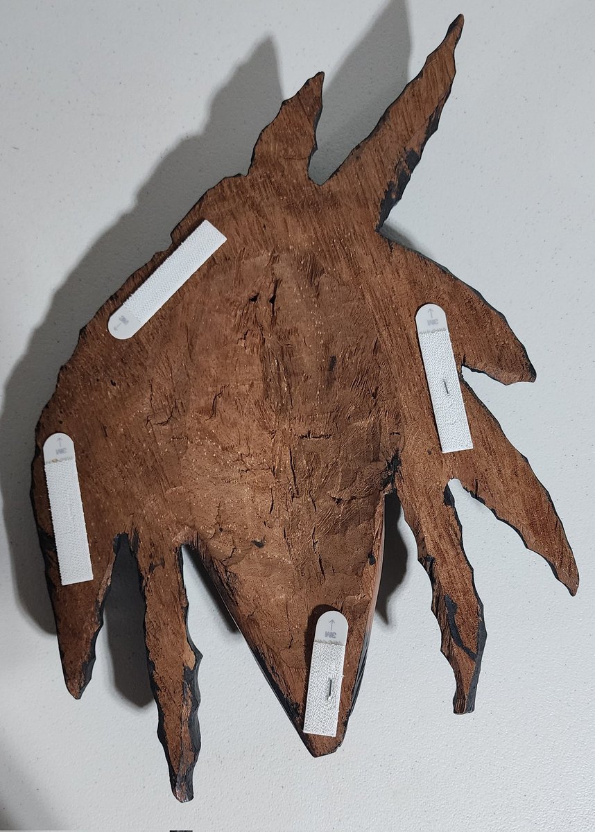 GentlyGems's tweet photo. Vintage Hand-Carved Jamaican Rasta Bob Marley Dreadlock Mask – 1980s–90s folk art gem! Massive size, vibrant two-tone wood, insane detail. Museum-quality statement piece 🔥
Etsy link 👇 #GentlyGems 
https://t.co/vxMlRoAOiD https://t.co/g06tzX4VhJ
