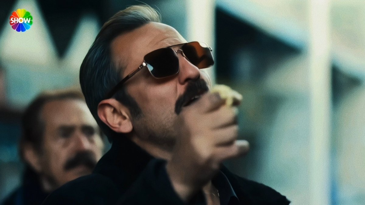 𝕁.𝕄 tweet media