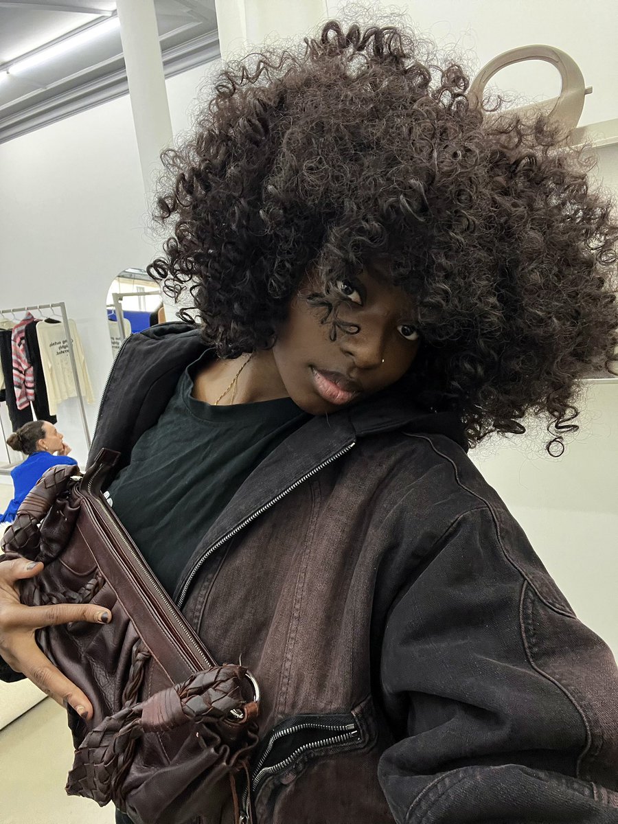 BLVCKVENUSE ★ tweet media