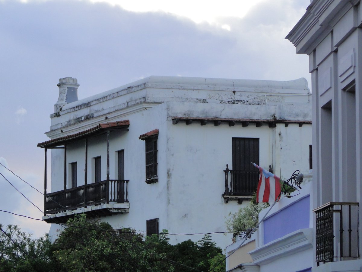 MarkWerling5's tweet image. Today in 1513, Ponce de Leon sailed for Florida, landing first in the Bahamas.  His home, Casa Blanca, in Puerto Rico.  #Exploration #PoncedeLeon