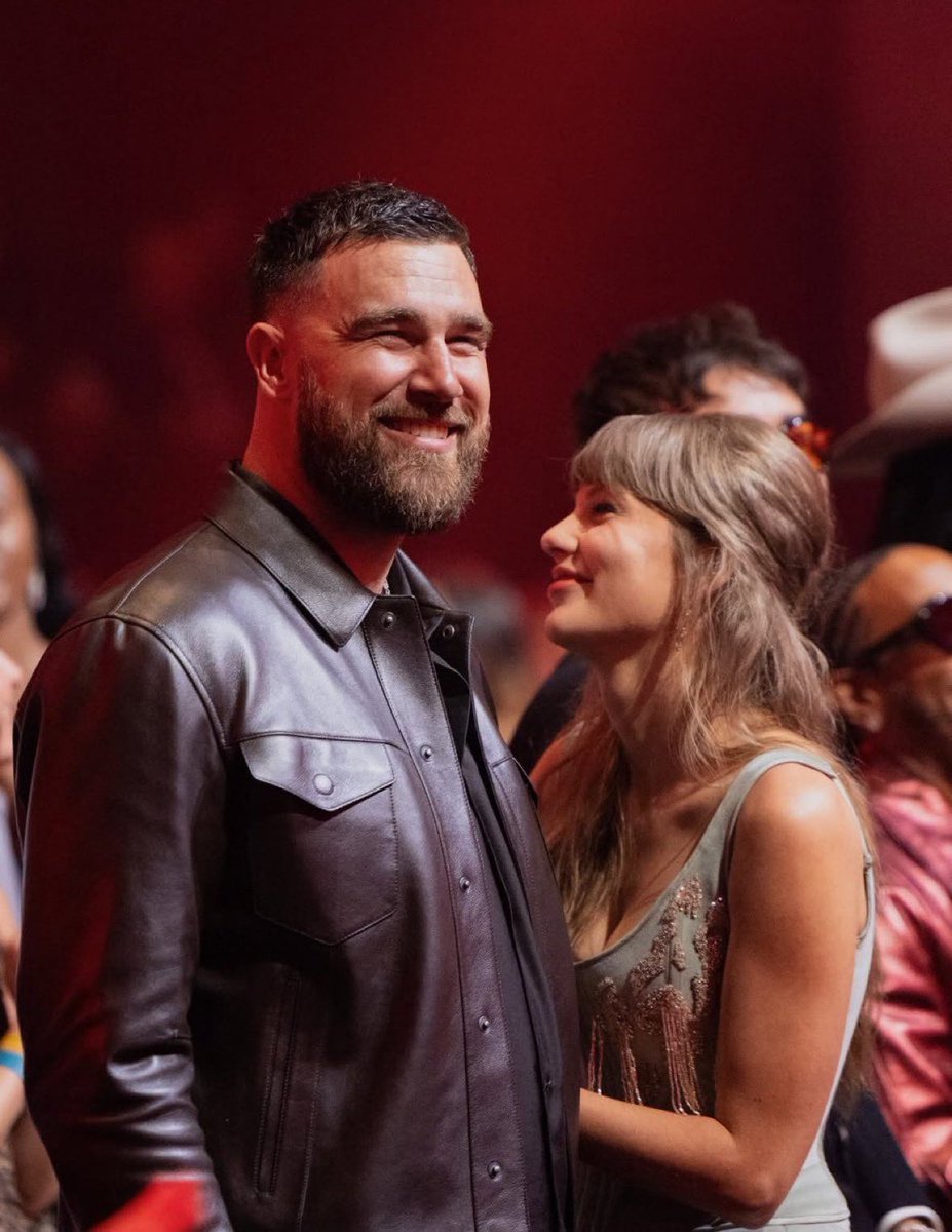 Emilia ✨🤍 tweet media