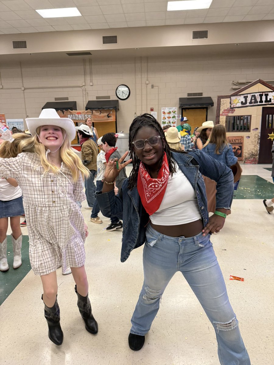 Danielle Combs tweet media