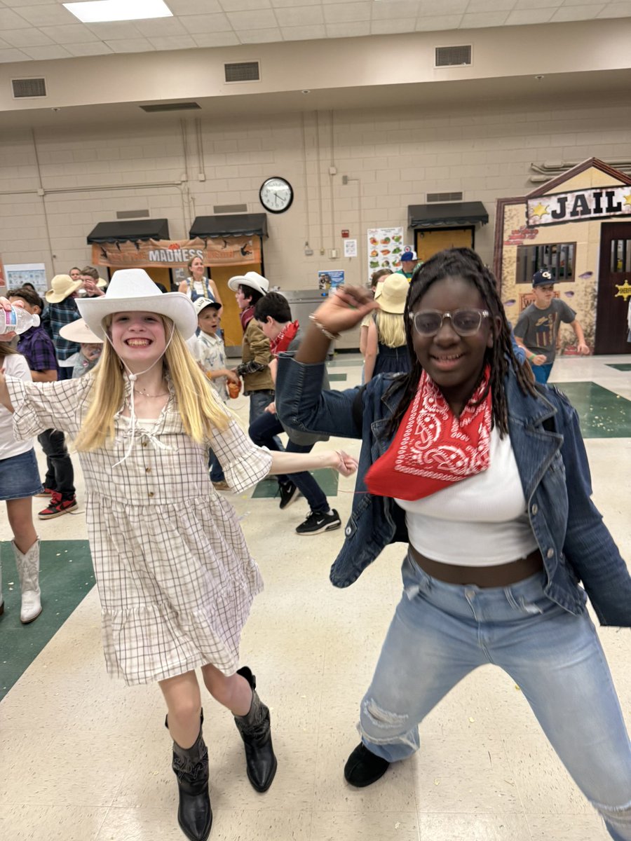 Danielle Combs tweet media