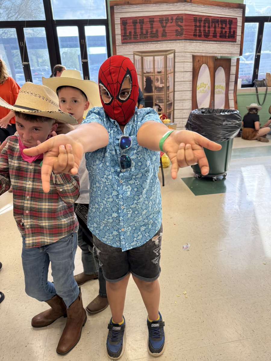 Danielle Combs tweet media