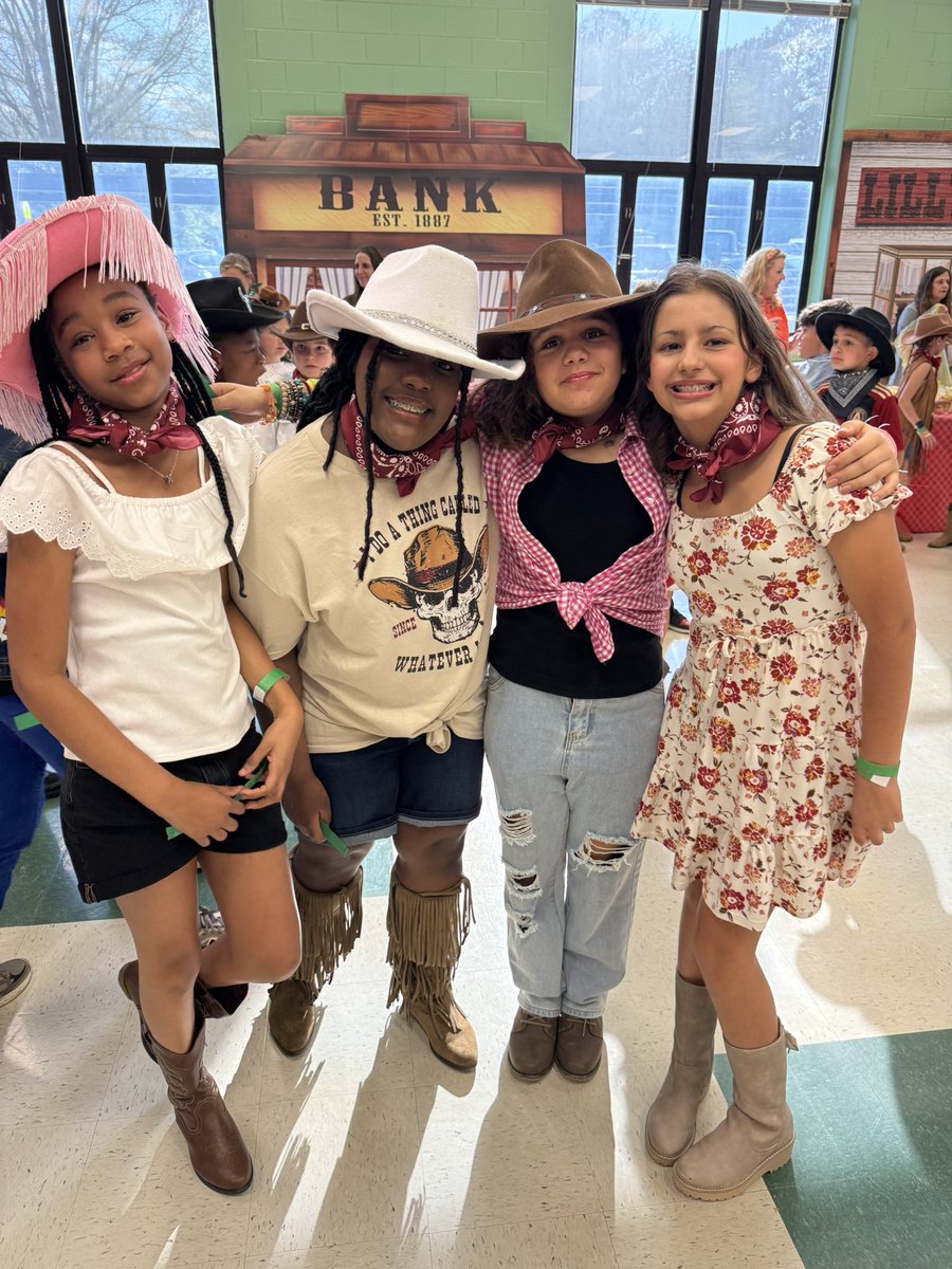 Danielle Combs tweet media