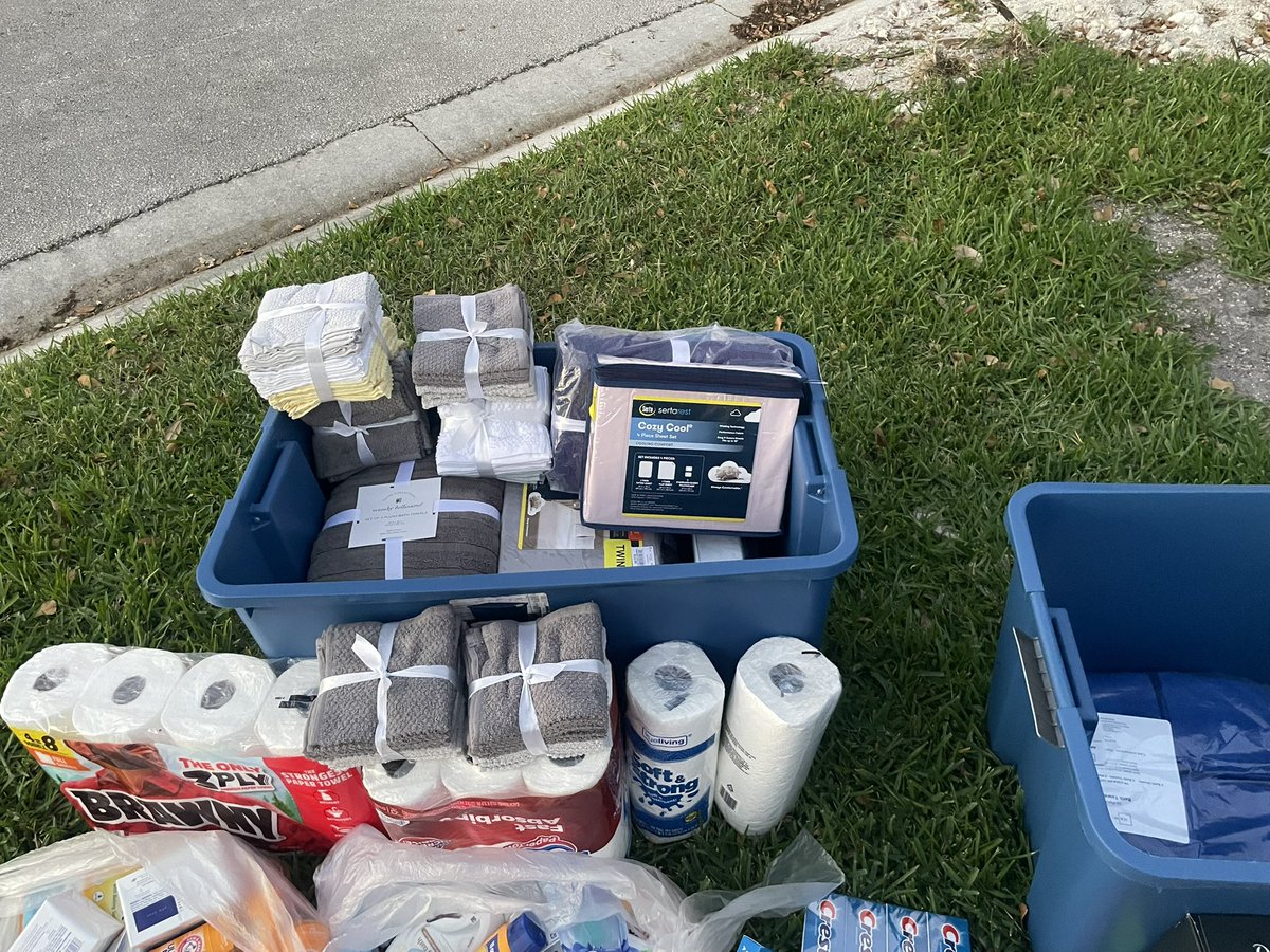 SatetNeferkara's tweet photo. Getting ready for this ride up to Tally but we’re not coming empty handed. Broward Rattlers always answer the call, donations for the school pantry in hand. #COLAC #Broward #Rattlers #FAMU https://t.co/jK2wB29Y1D