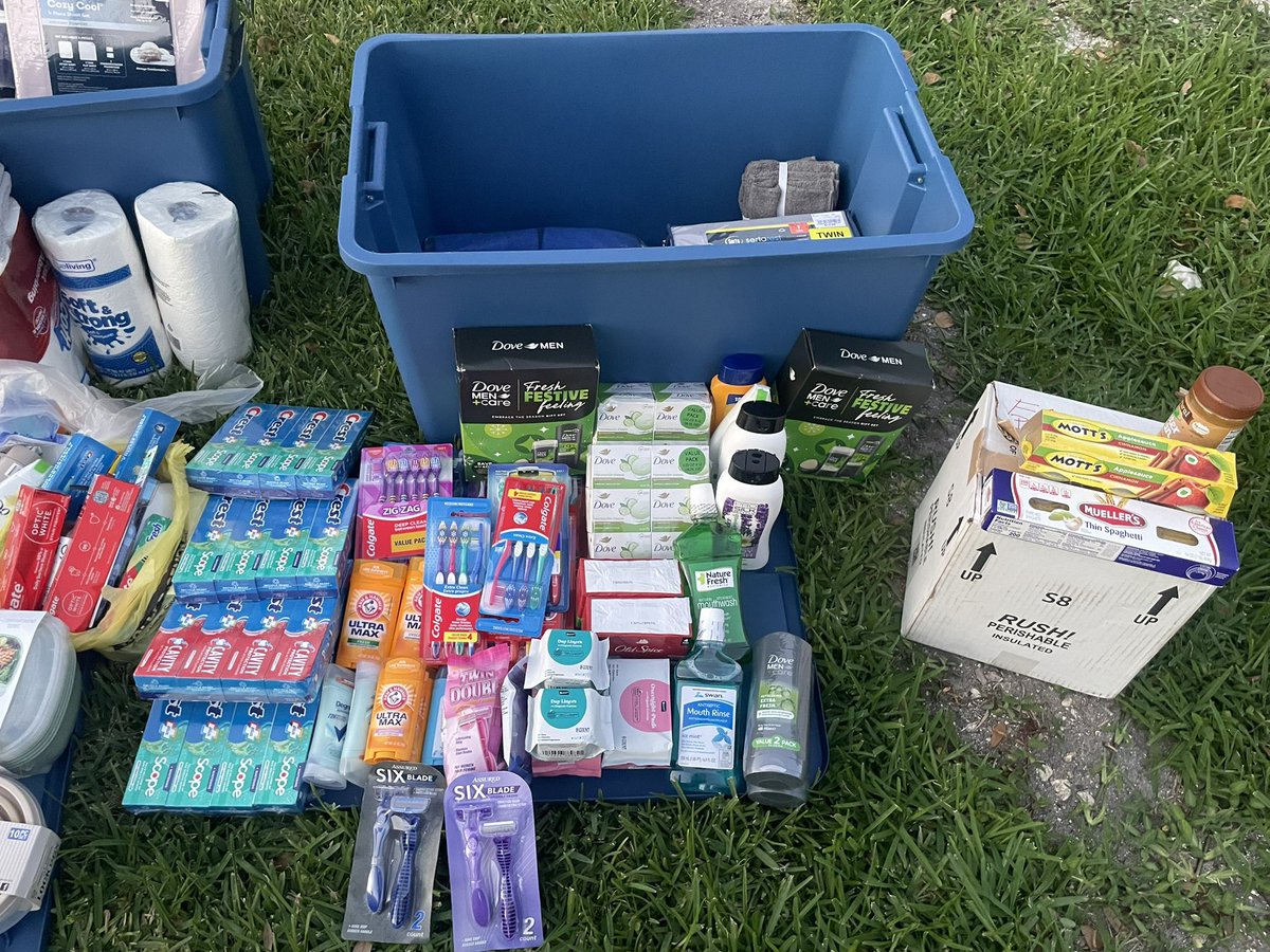 SatetNeferkara's tweet photo. Getting ready for this ride up to Tally but we’re not coming empty handed. Broward Rattlers always answer the call, donations for the school pantry in hand. #COLAC #Broward #Rattlers #FAMU https://t.co/jK2wB29Y1D