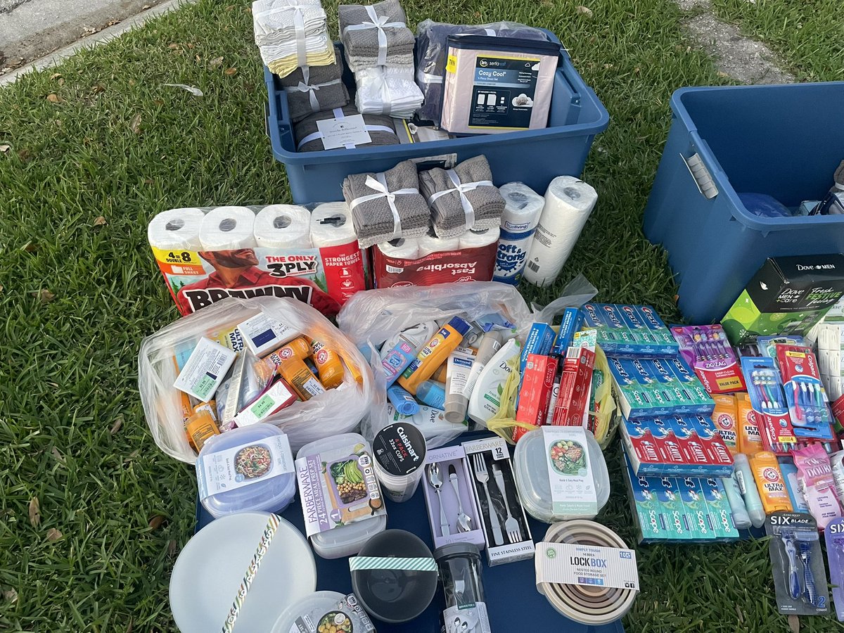 SatetNeferkara's tweet photo. Getting ready for this ride up to Tally but we’re not coming empty handed. Broward Rattlers always answer the call, donations for the school pantry in hand. #COLAC #Broward #Rattlers #FAMU https://t.co/jK2wB29Y1D