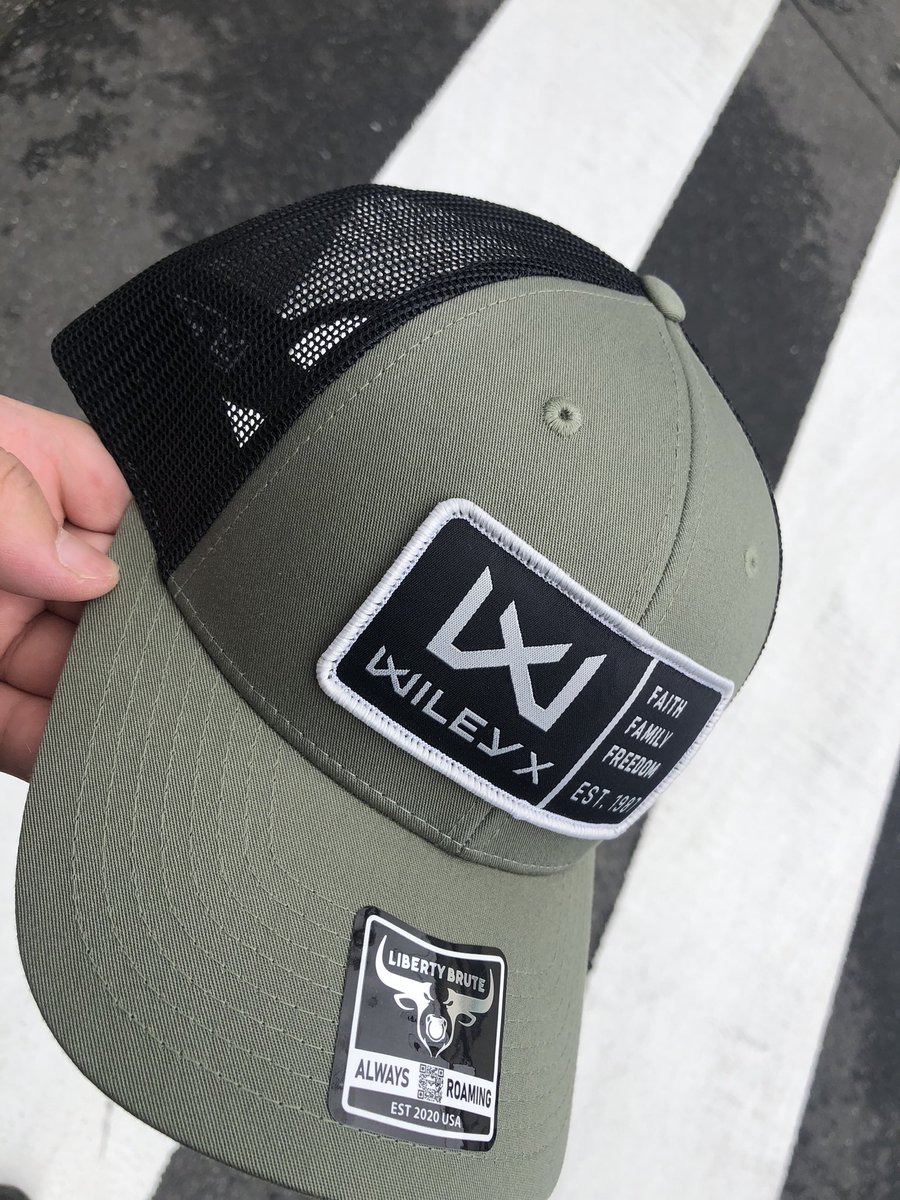 Papi the CAT tweet media