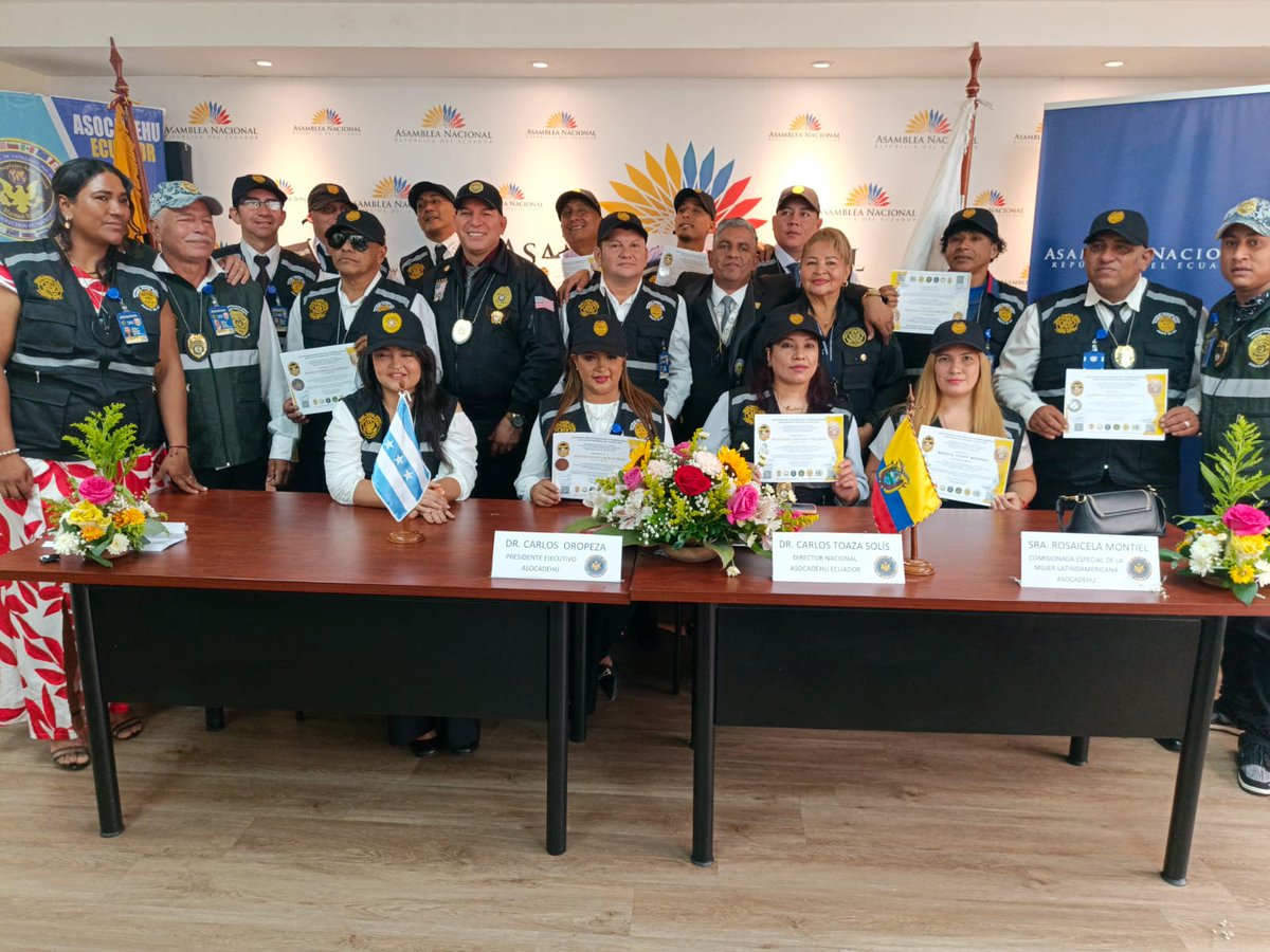 MundialDd's tweet photo. La organización internacional Asocadehu-DDHH Ecuador . Graduación de los nuevos Capellanes Agentes de Paz https://t.co/8Zx0wtGq1g