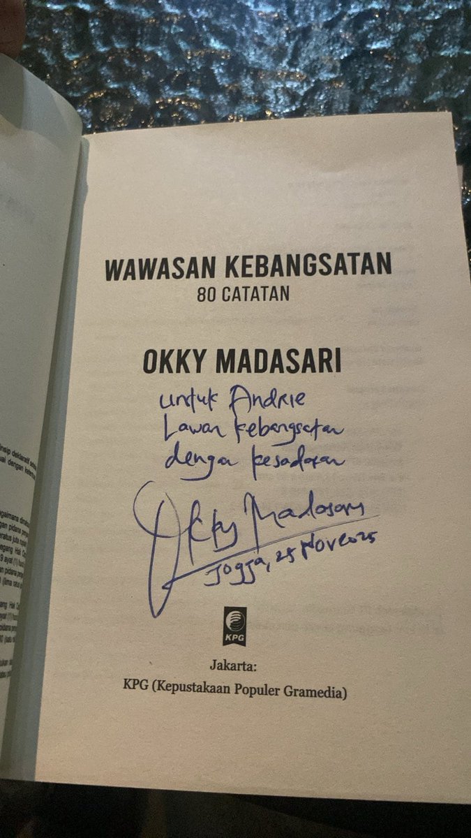 Okky Madasari tweet media