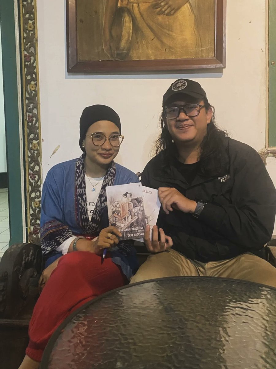 Okky Madasari tweet media