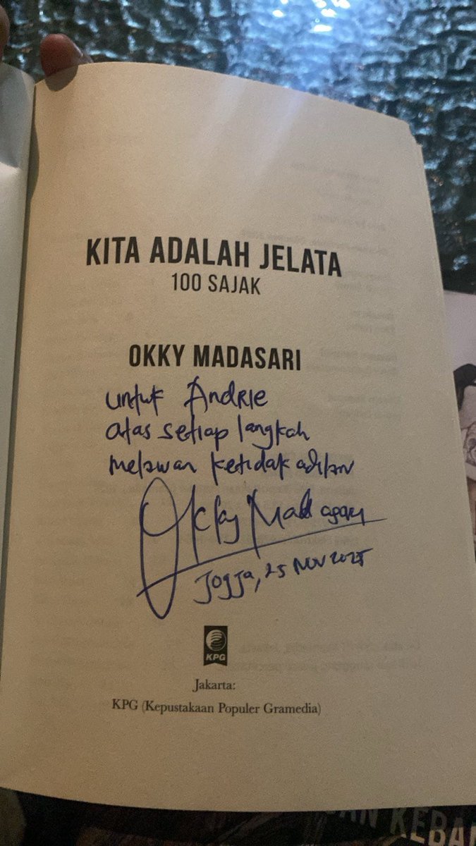 Okky Madasari tweet media