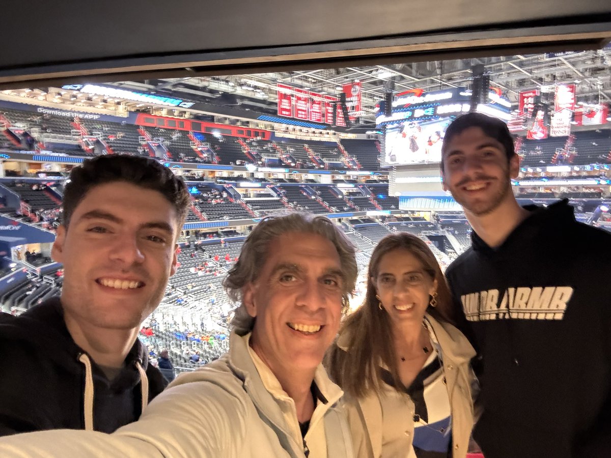 strategic_intel's tweet photo. #mmselfie @MarchMadnessMBB #marchmadness Let’s GOOO! https://t.co/sHRqZvXHik
