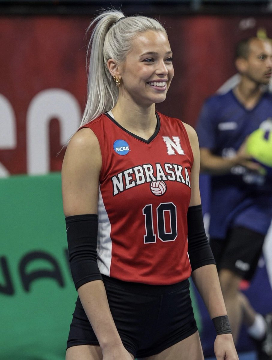 Stunning Athletes tweet media