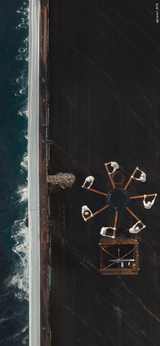 레나 ⁷ 💜 Wallpapers tweet media