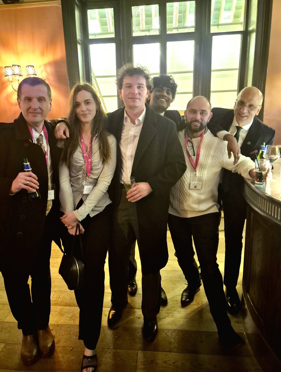 design_brothers's tweet photo. What an amazing evening Hexagon Legal Networking was yesterday.
Over four hours of networking, talks, food and drink. Followed by karaoke in another local bar.
#networkinglondon #networking #businessnetworking #london https://t.co/b58lYrStug