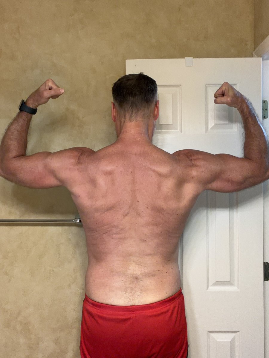 claystaggs's tweet image. Good workout, especially with pull ups, which had been a challenge. So that means we gotta do #FlexFriday.