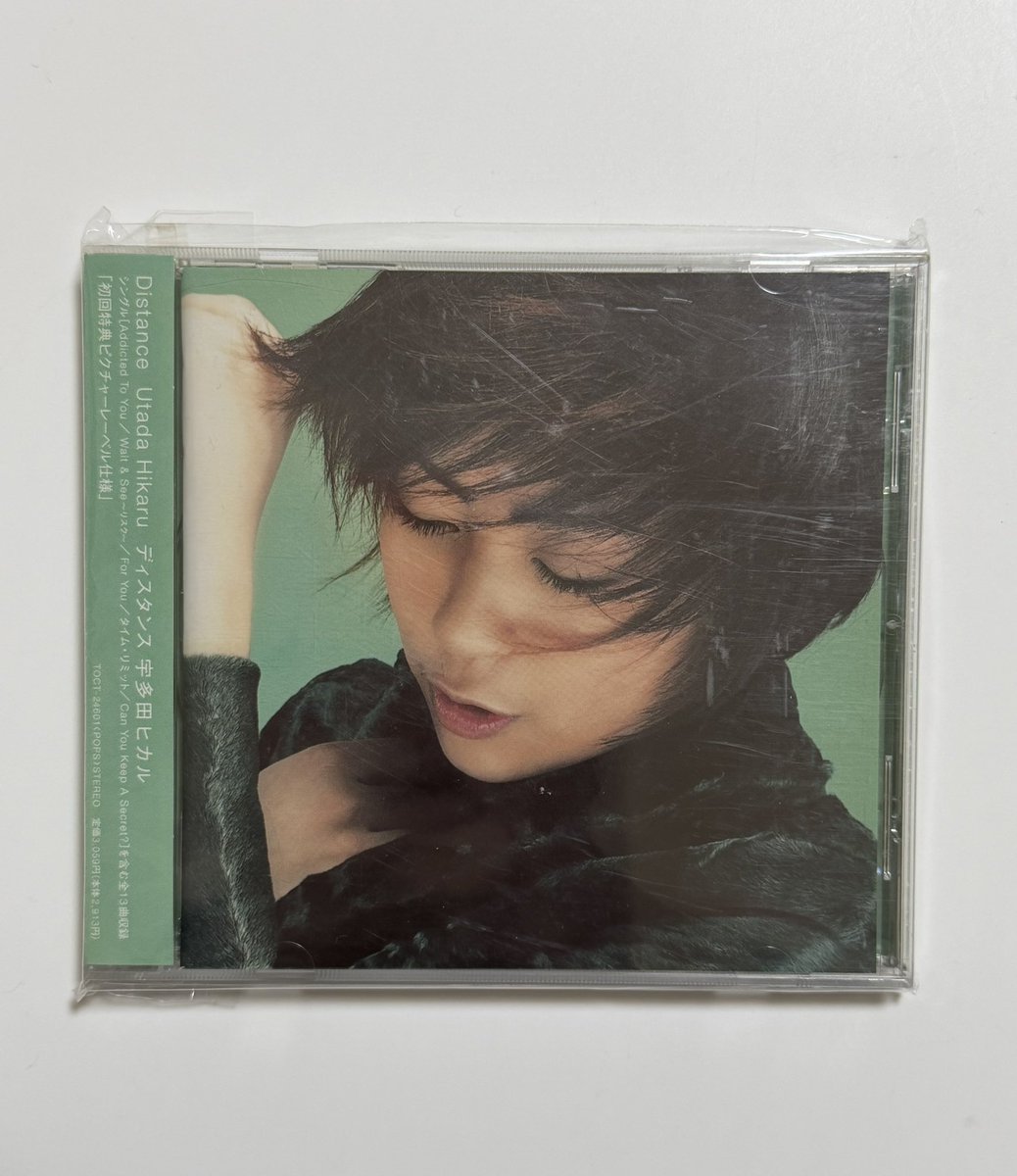 kan2_2010's tweet image. 今日は宇多田ヒカルさんの『Distance』が発売されて25周年です。
4th『Addicted To You』、7th『Can You Keep A Secret?』など4枚のシングルを収録した2ndアルバムで、初動だけで300万枚を突破し、最終的には447万枚を売り上げました。幅広い音楽性を取り入れた大名盤です。
#宇多田ヒカル
#Distance
