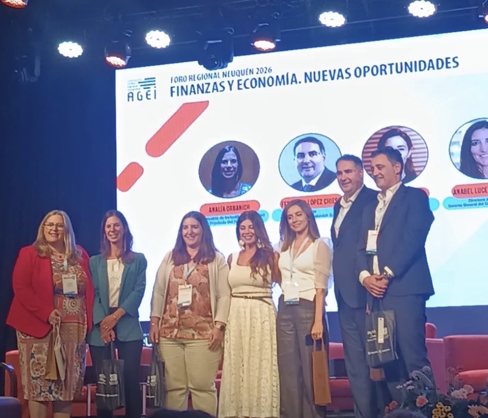 lopezchiesa's tweet photo. @lisickilitvin @msghirardotti Compartimos 2 días de aprendizaje y diálogo con grandes emprendedoras y líderes de empresas y de la función pública en el evento organizado por #AGEI en #Neuquen. Junto a @msghirardotti participamos en el Panel de #Finanzas e #Impuestos Nuevas Oportunidades https://t.co/8zb9nB05V8