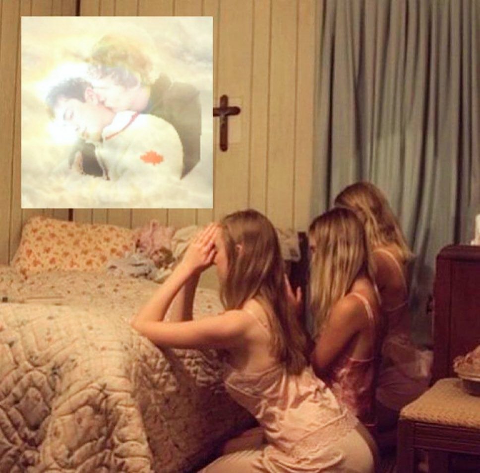 𝐿𝑜𝑢𝑟𝑑𝑒𝑠 ❀✿ ~ 𝜗ৎ 🌈⃤☯ 🏒 tweet media