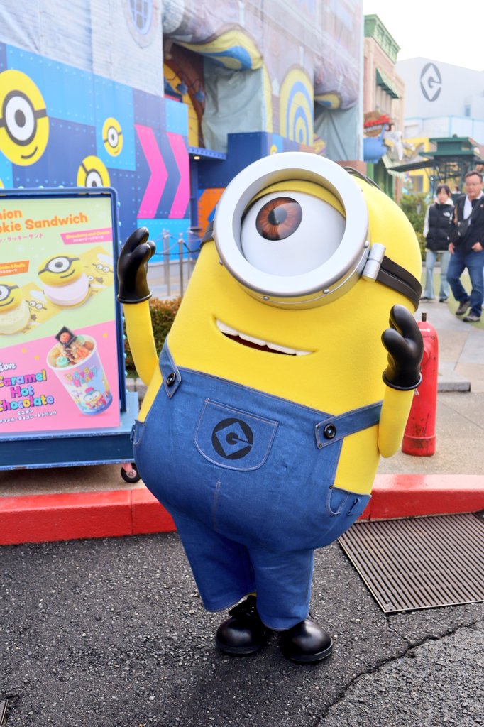 USJna0729's tweet photo. 📷写真撮る時✨スチュ🍌が近すぎて💃リンボーダンスレベルで背中沿ってる〜
オタクのモノマネらしいです…！
#USJファン #ミニオン #スチュアート https://t.co/s8fsHSa9iw