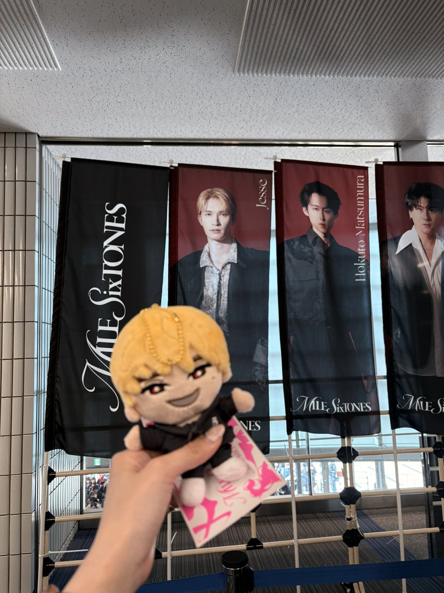 standyuuri's tweet photo. ちょっと最近プライベートで良からぬ事が起こってますが…
ちゃんとライブには行けました😌
生存確認🌱 https://t.co/hEcMoiPJbW