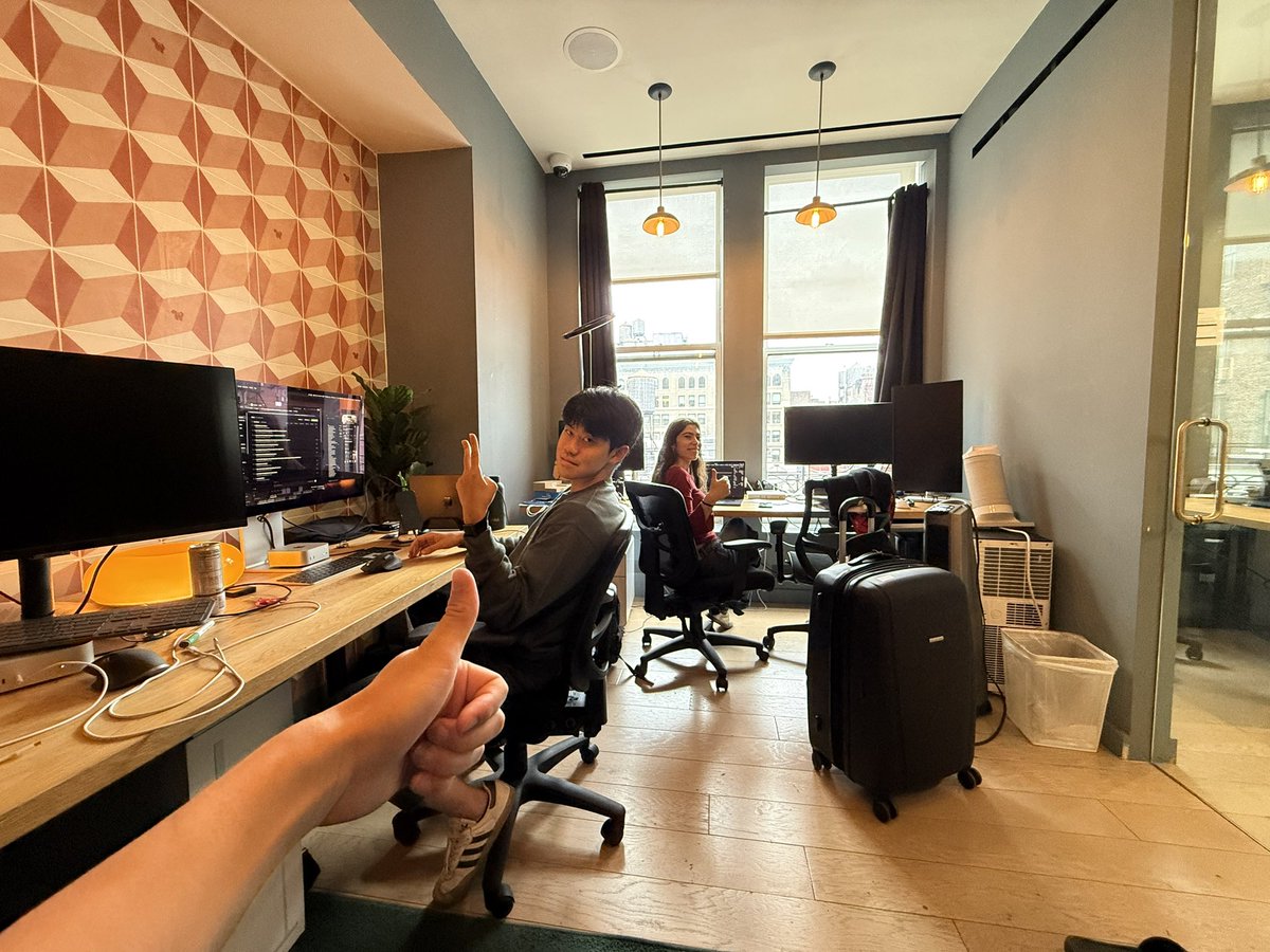 Charles Liu tweet media