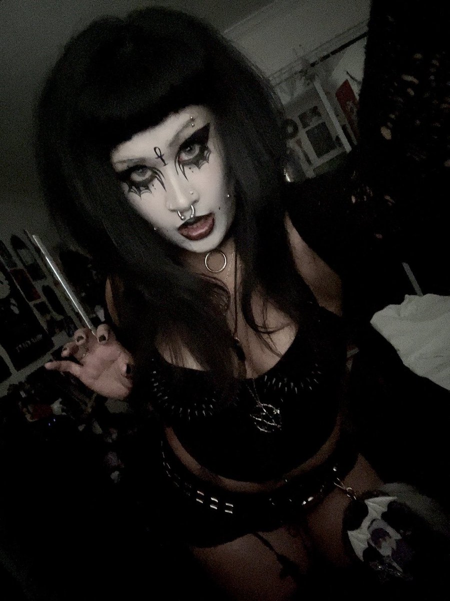 𝔪𝔬𝔯𝔟𝔦𝔡 𝔪𝔬𝔱𝔥𝔢𝔯 𐕣 tweet media