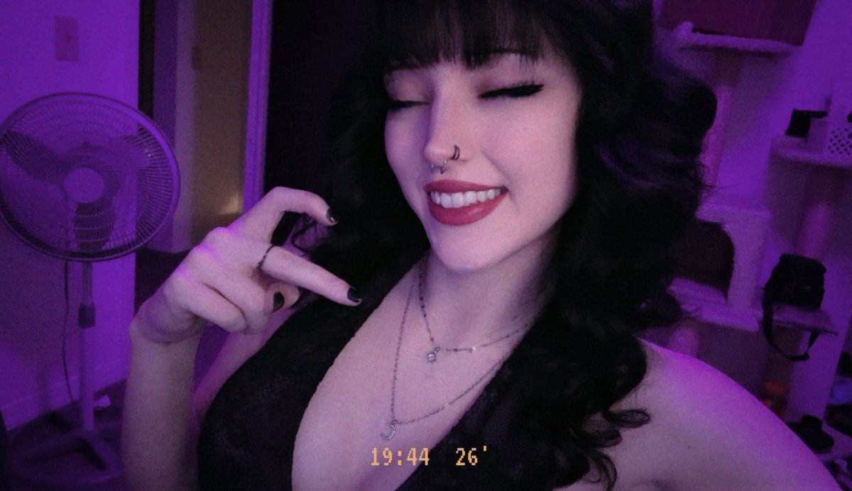 sadderdazetv's tweet photo. AFFILIATE ANNIVERSARY STREAM!!
5 years of Twitch Affiliate <3
https://t.co/gHgP9wTyV5
https://t.co/SXNlOdOjZs
✰
#counterstrike #cs2 #streamer #premier #faceit #egirl #gamergirl #competitive #pcgaming #gamingtwt #anniversary https://t.co/H9IPIVrlj3