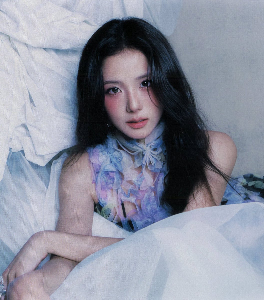 PopEmpirex's tweet photo. JISOO was asked if it's okay to meet an Ex:

"NOOO, i don’t think it’s a good idea. It’s not like you broke up easily right? Turning those feelings around seems difficult. Once i turn my back, i don’t look back." https://t.co/BRc1auxUTK