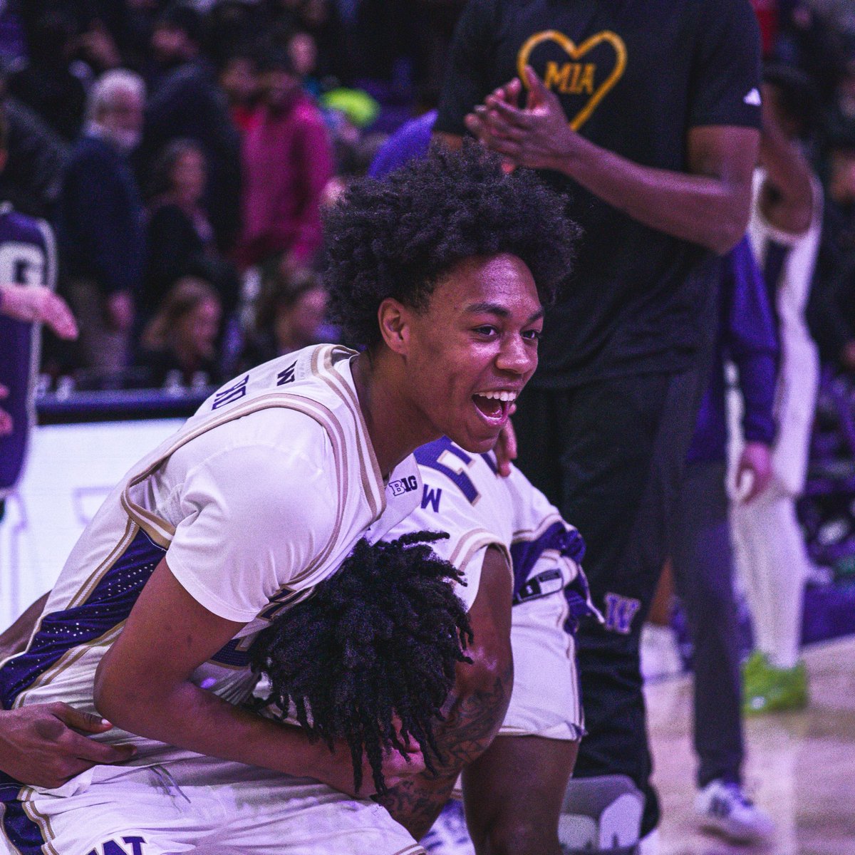 Washington Men's Basketball tweet media