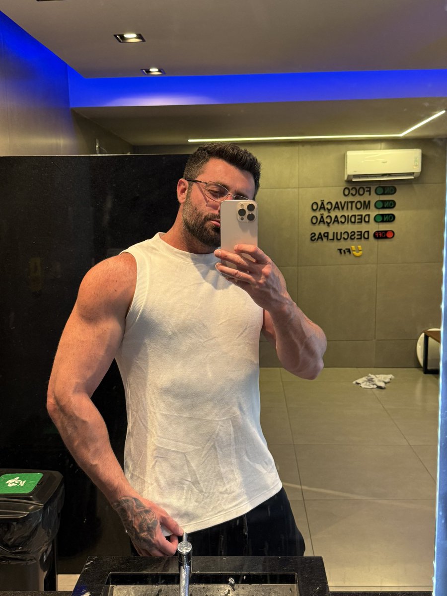 euvinisc tweet media