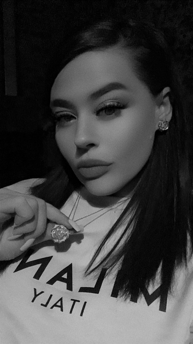 AmandaLynnOfficial tweet media