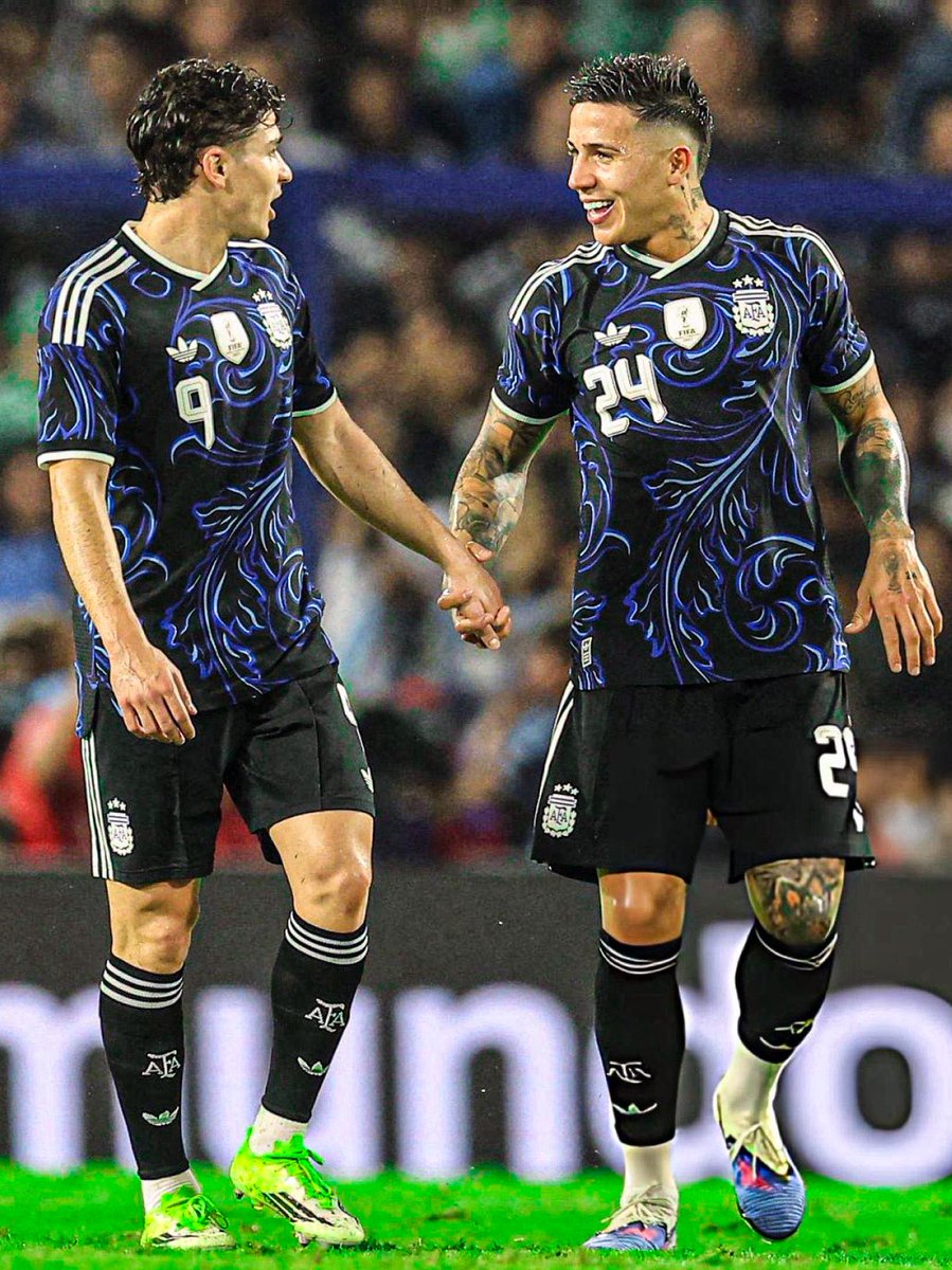 AtaqueFutbolero's tweet photo. Julián y Enzo. https://t.co/uPmo5o5Cpj