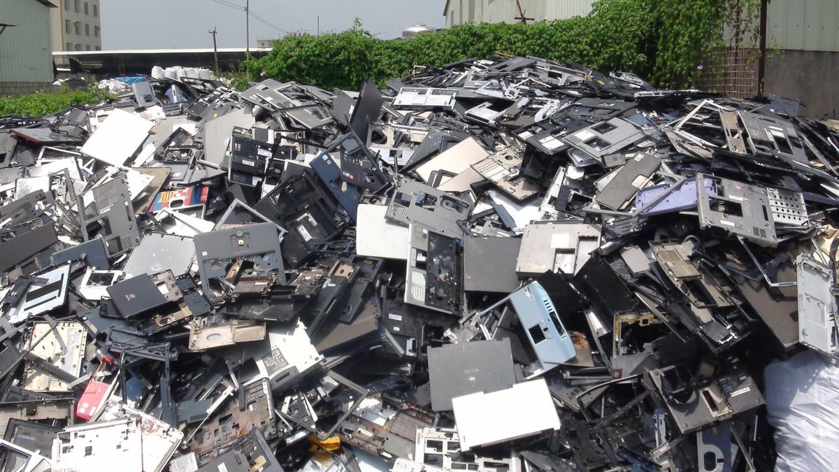 Ultravioleta_radio tweet media