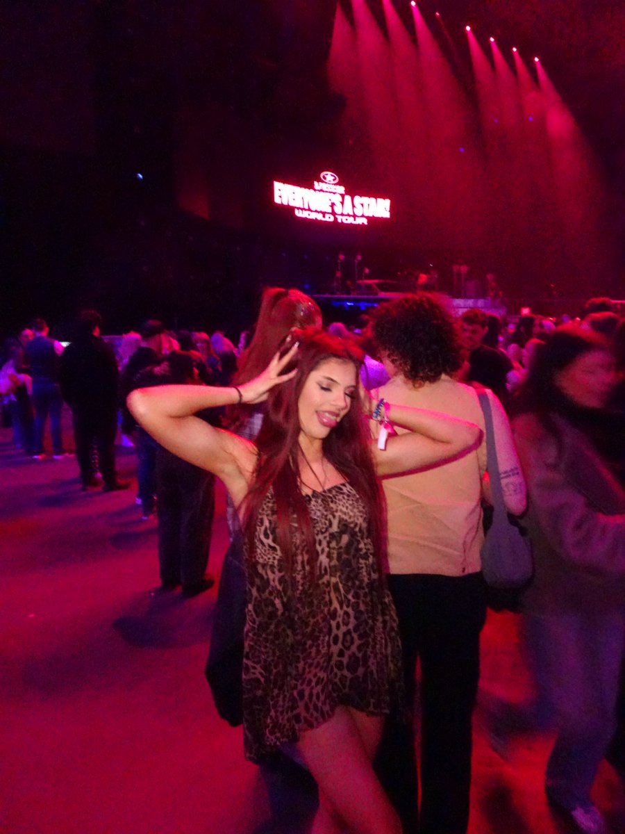 katie ⎕ on tour tweet media