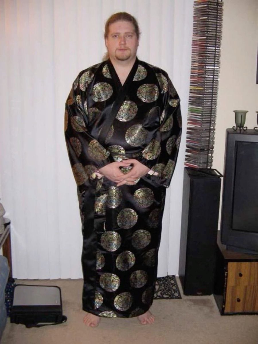 burger cat tweet media