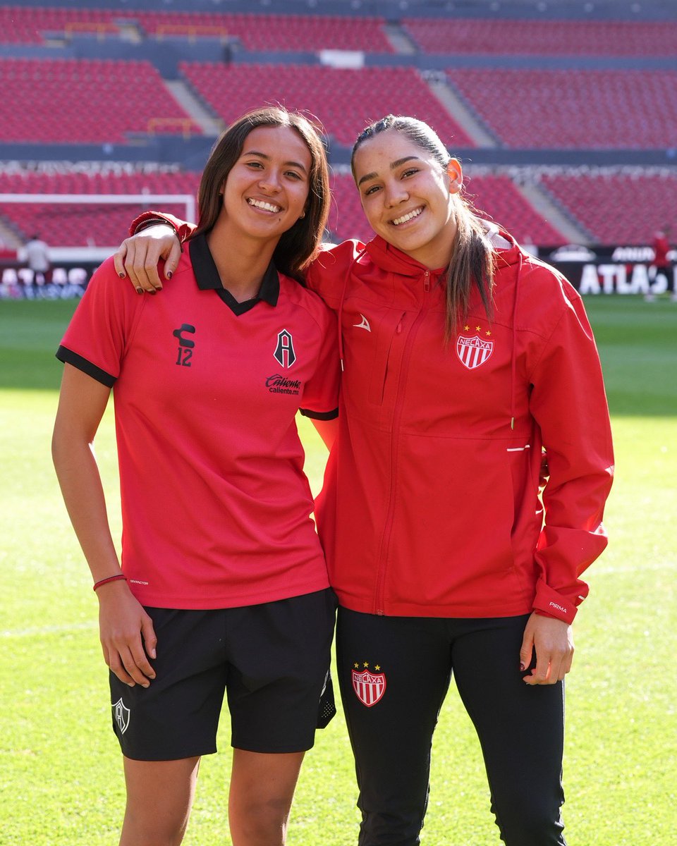 LigaBBVAFemenil's tweet photo. J14 a la vista. 🙂↔️✌🏽🔜
@AtlasFCFemenil y @NecaxaFemenil ya están en el 🏟️ Jalisco. 🔥
#GaleríaDeLlegada | #ATSvsNEC https://t.co/fB5P7ajM07