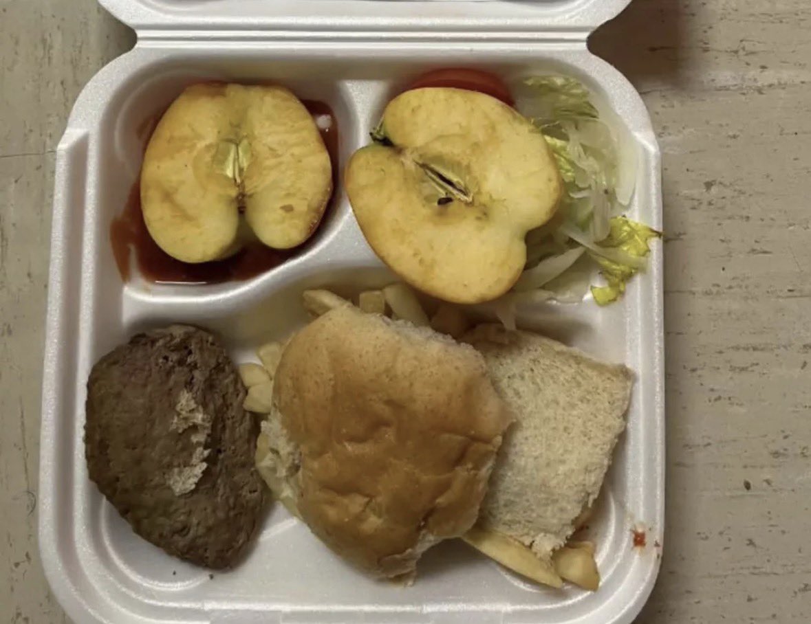 EatinErni tweet media