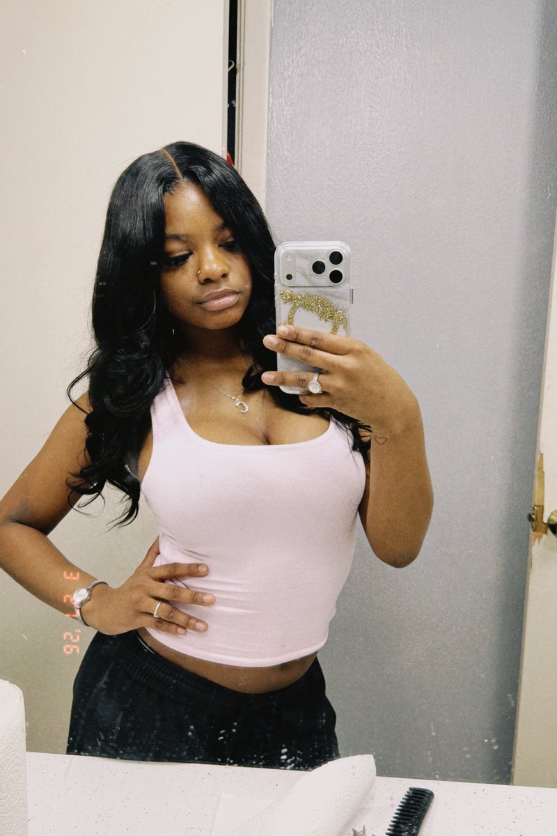 ChristyRenee tweet media