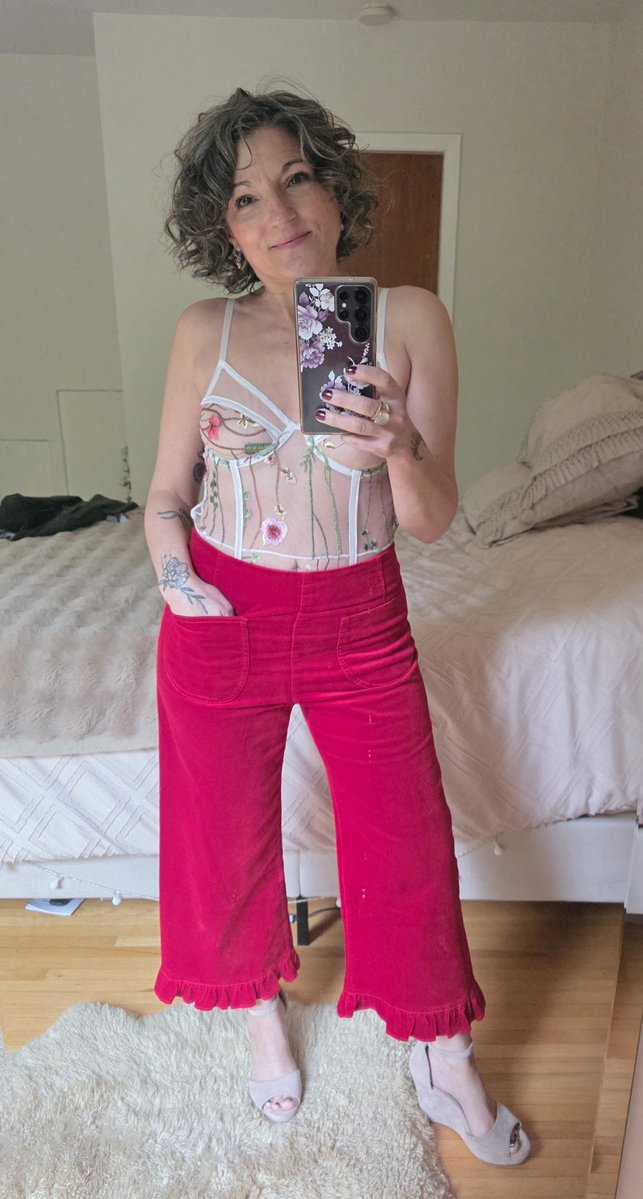 Emme Fox tweet media