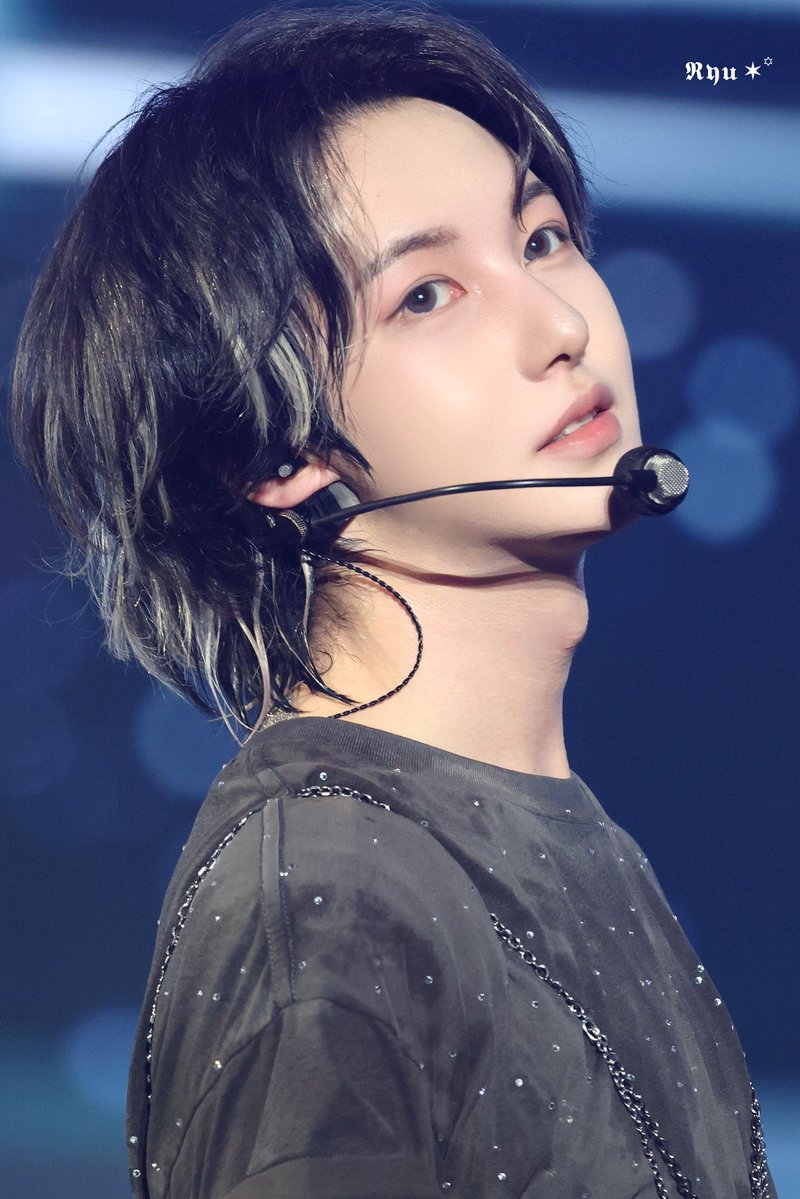 𝕽𝖞𝖚 ✶꙳ tweet media