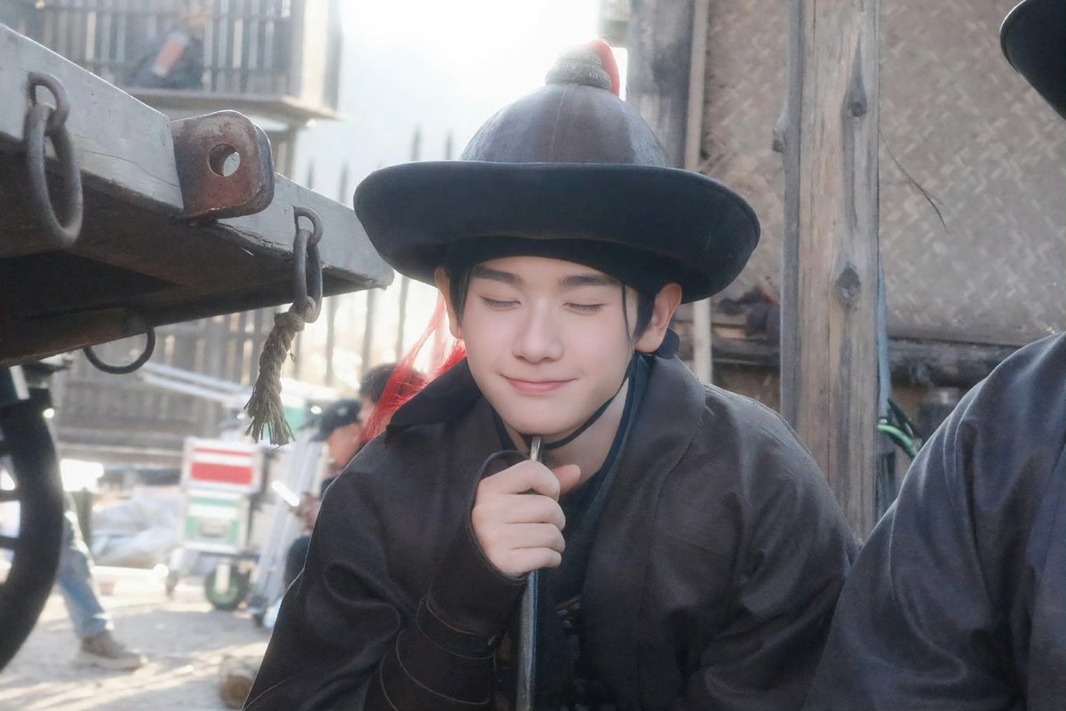 Looking back at 2021, when Nine first announced he was joining Chuang 2021, and then jumping to now, 2026, where he has built a whole career in China, it honestly feels surreal in the best way. I never thought I would become this invested in someone as a fan, but here I am.