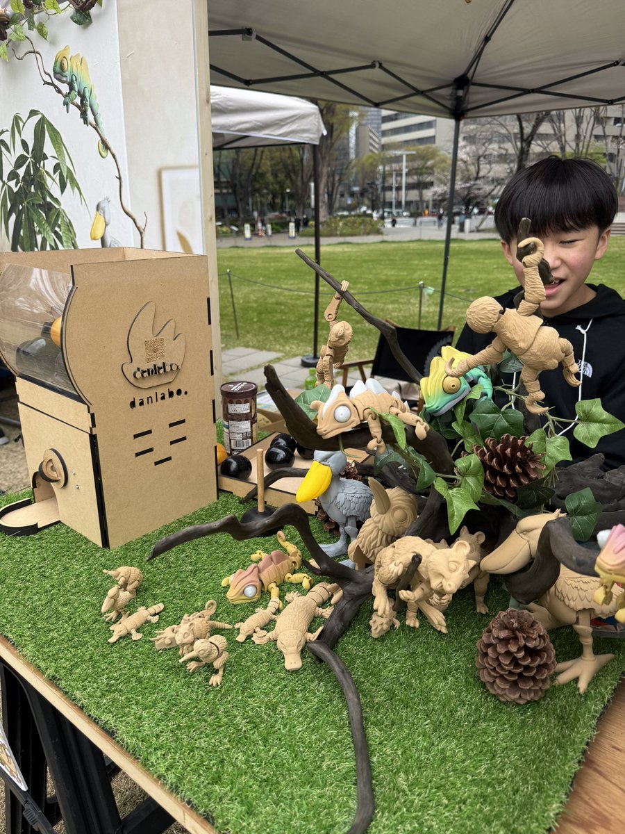 KidsCampFes's tweet photo. 新宿中央公園でブランド出店してます🌸
ヒルトンと都庁見ながら花見もできますよ😉
#danlabo #tokyooutsidefestival https://t.co/uAdd7Cu461