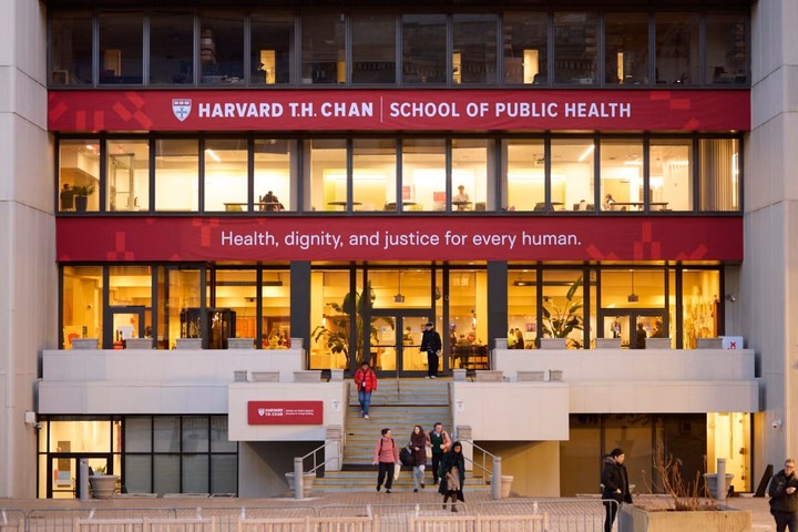 HARVARD ORGANIZA EN BUENOS AIRES UN HACKATHON DE SALUD CON FOCO EN IA

El 10 y 11 de abril se realizará en el Sanatorio Finochietto la séptima edición del evento que organiza la Harvard Health Systems Innovation Lab (HSIL) para desarrollar soluciones en salud con inteligencia