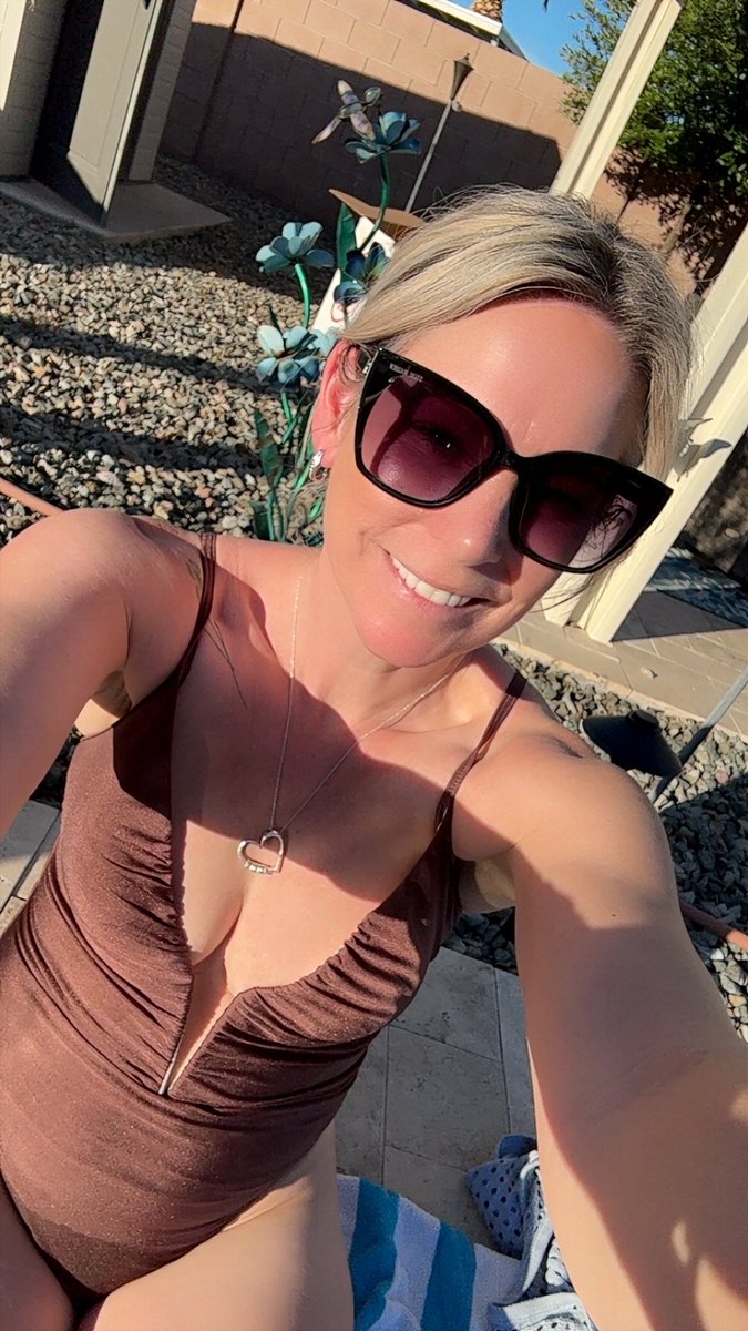 X-Ray Barbie💞; Sarah with an H (Mama Smoke) tweet media